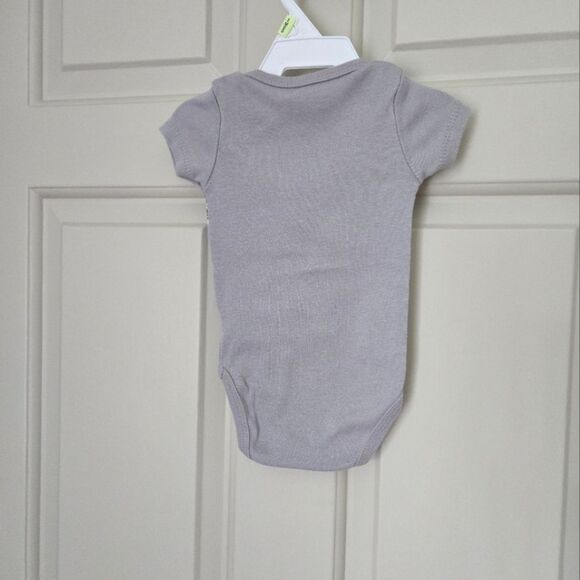 3/$15 quicksilver short sleeve onesie 0-3 m - Picture 3 of 3